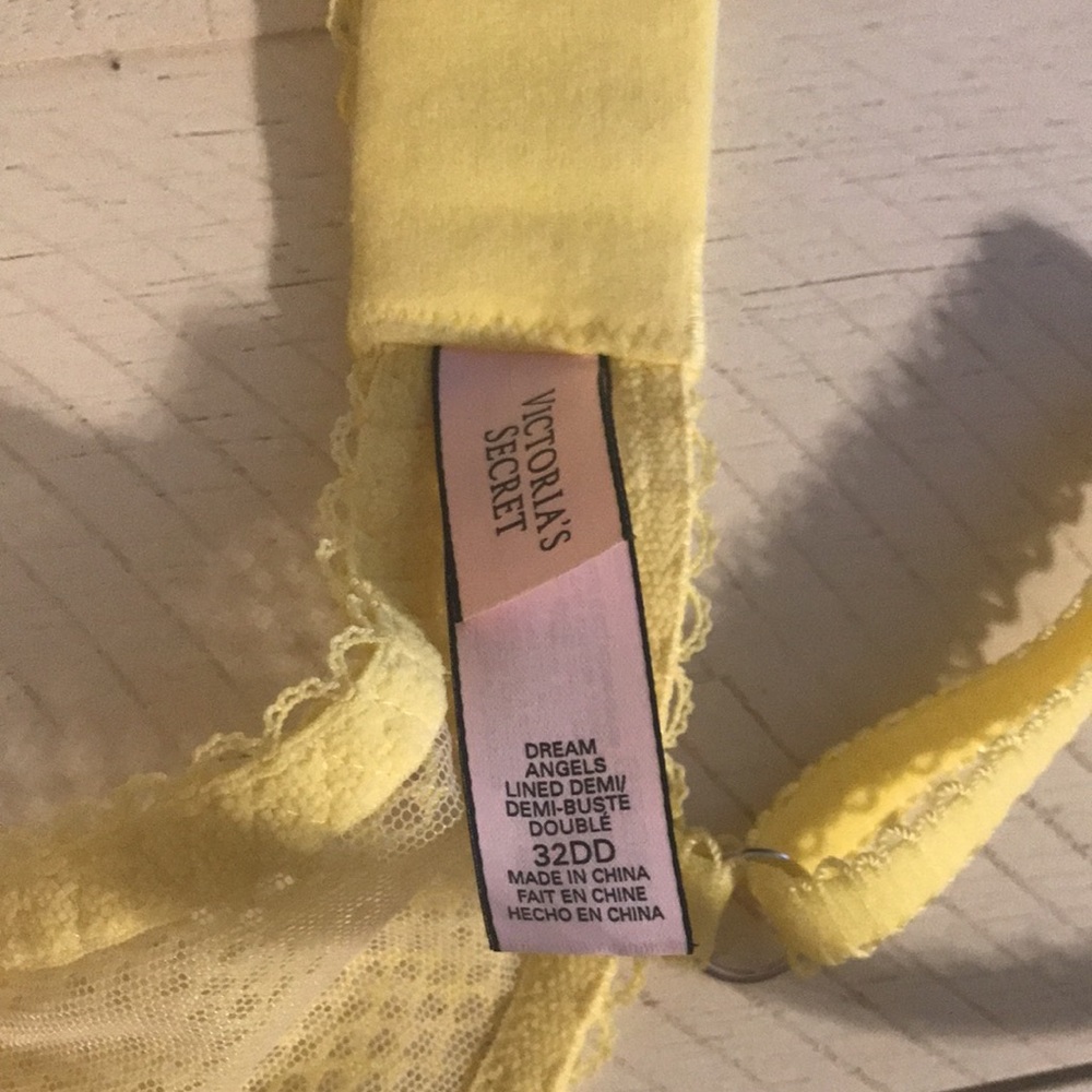 Victoria’s Secret Bra - Picture 4 of 4